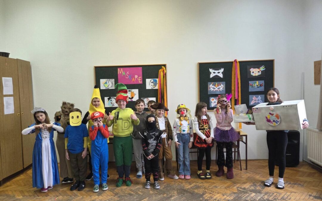 MAŠKARE U PŠ SLADOJEVCI