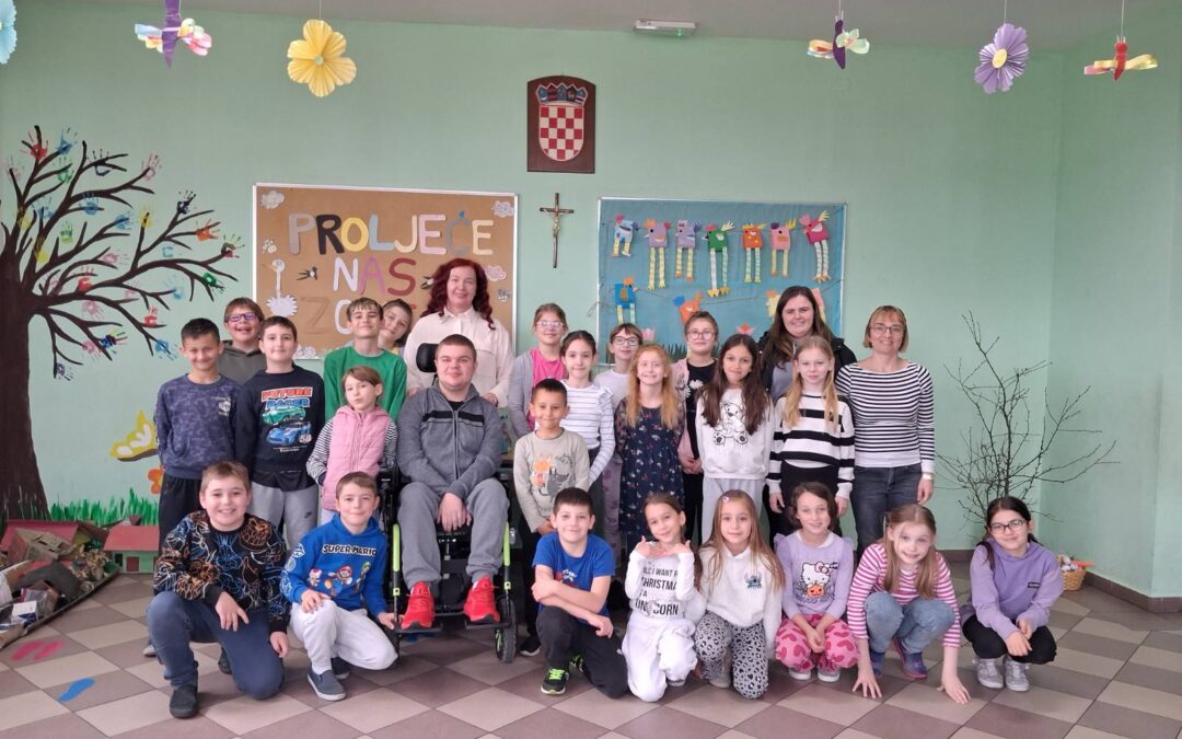Povratak u školu – susret s bivšim učenikom u PŠ Kozice